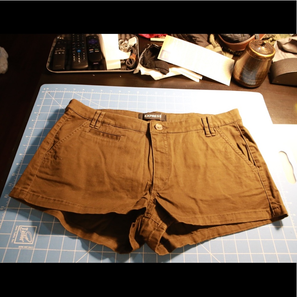 Express Shorts - 12
